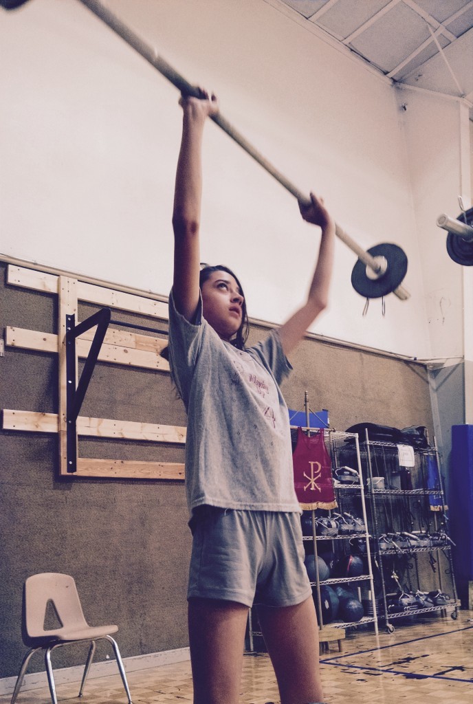 Madison maxing out her thruster count during WOD 151105